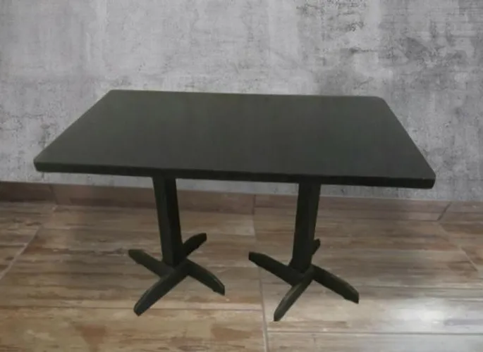 Mesa retangular fixa