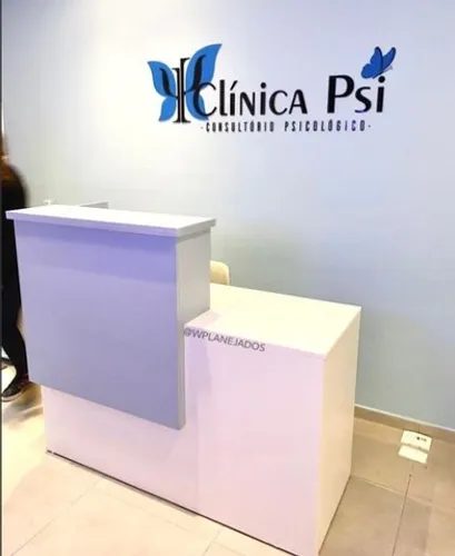 Balcão Caixa com uma parte mais baixa e outra mais alta