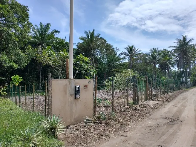 Terreno litoral norte de Ilhéus a 150 mts da praia com energia elétrica