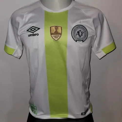 Camisa Chapecoense umbro P jogo roma com patch