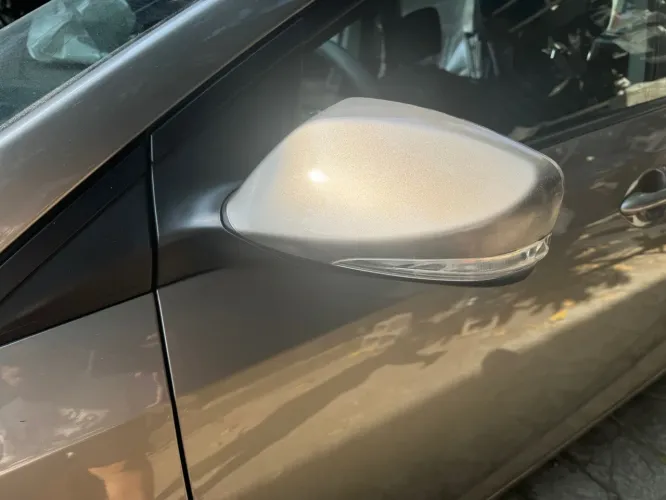 RETROVISOR ESQUERDO DE HYUNDAI HB20 ELÉTRICO COM SETA ORIGINAL 