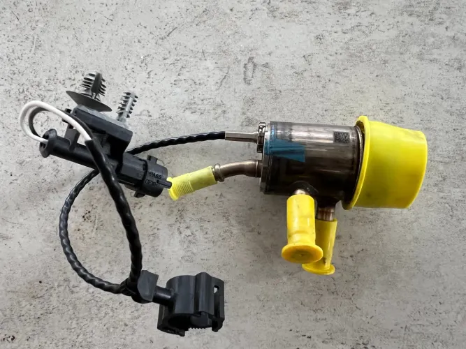 Injetor fluido do escape Diesel Land Rover (LR139641) 