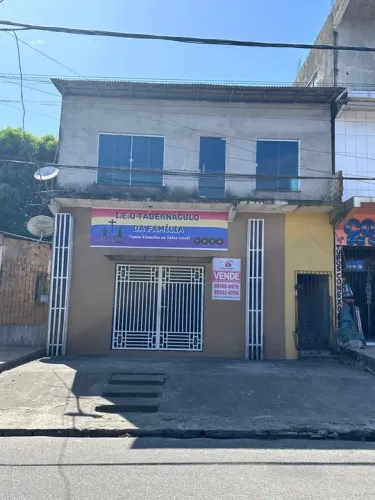 Vende-se casa com ponto comercial no Tapanã