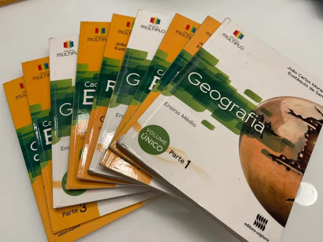 Livros de Geografia - Projeto Multiplo -  ensino medio 
