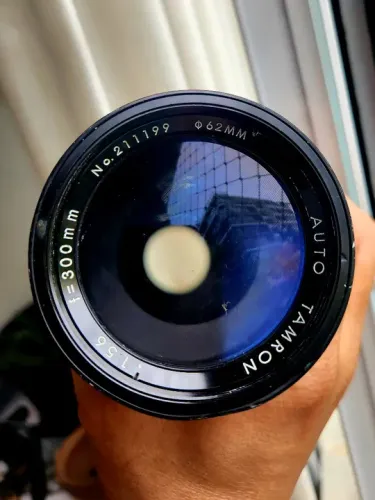 Lente Tamron 300mm F/5.6 com adaptador NIKON