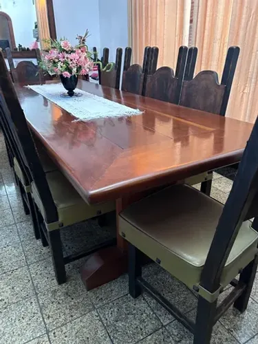 Mesa de jantar em madeira maciça - apenas venda