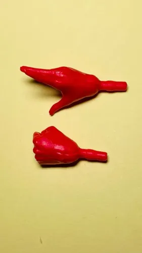 Marvel Legends - 1 par de mãos femininas vermelhas / p/ custom boneco altura 15 cm