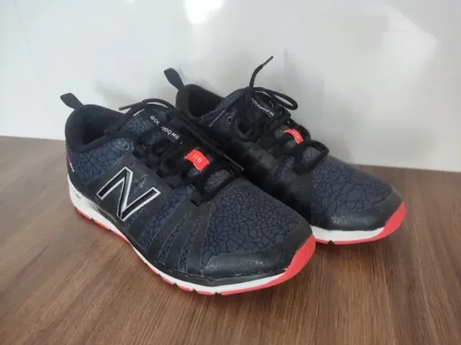 Tenis New Balance Preto Fantom Tape Importado tamanho 36
