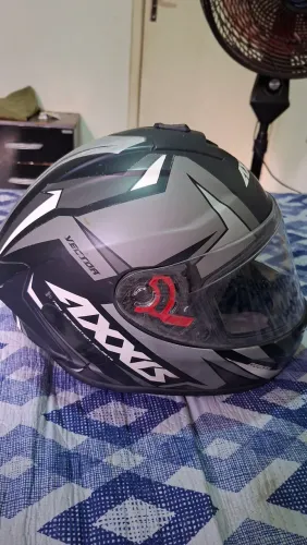 Capacete Axxis Draken Vector preto / cinza fosco.