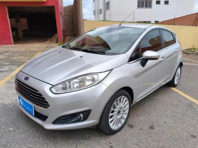 Ford Fiesta Titanium 1.6 16V Flex Power Shift 2016