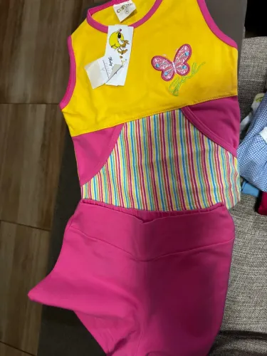 Lindo conjuntinho TAM 4 menina novo etiqueta
