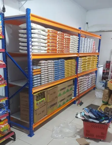 Prateleiras de aço para comércio