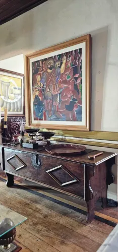 Móveis antigos, baú grande antigo de madeira nobre, antiguidades obre