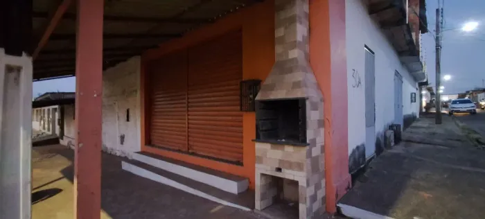 Excelente Investimento: Casa com Ponto Comecial em Avenida do Maiobão