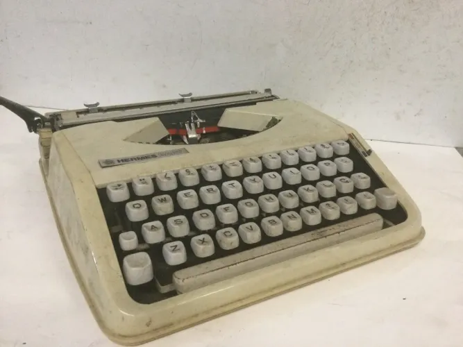 Máquina de escrever antiga