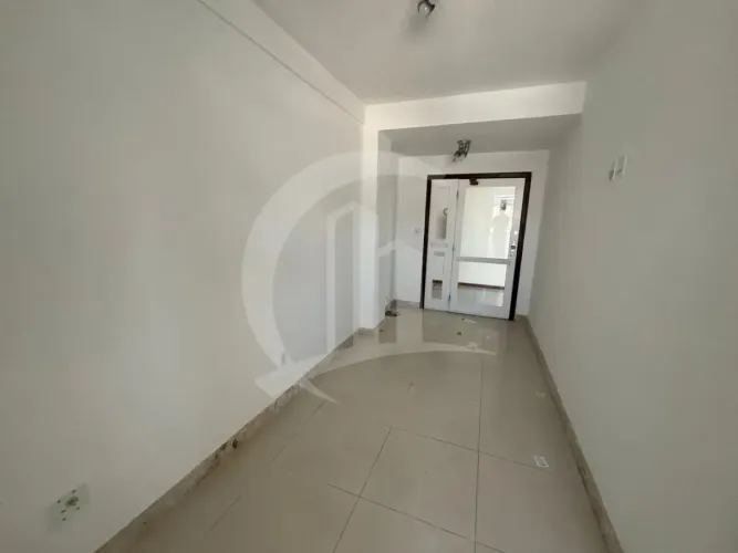 Oportunidade Única: Sala Comercial de Alto Padrão no Centro Médico Dr. José Augusto Barret