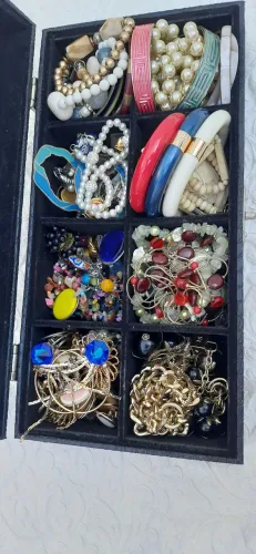 Lote de Bijus e semi joias vintages LEIA A DESCRIÇÃO!