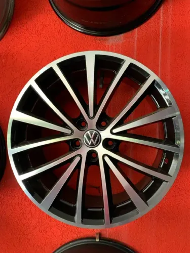 Rodas R-Seven e Jetta TSI aro 19 5X112 VW Golf-R Jetta