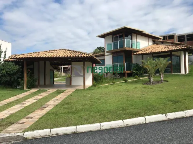 Casa 03 quartos no Condomínio Montserrat
