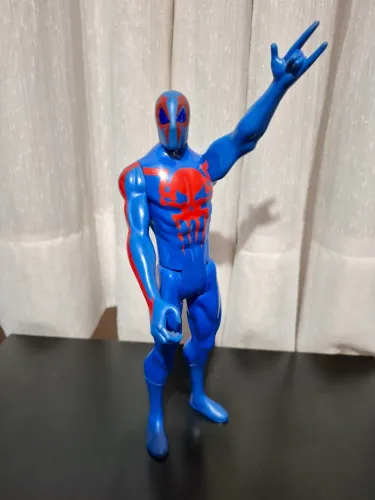 Homem-aranha 2099 Miguel Ohara 30cm Hasbro Boneco articulado