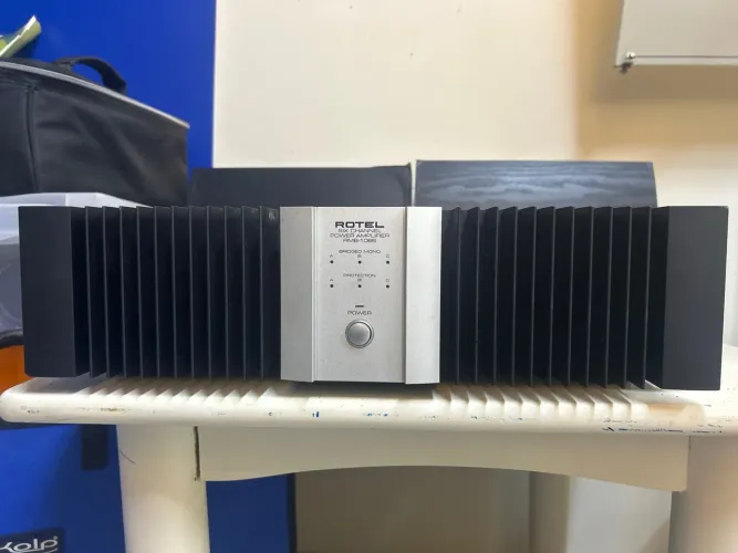 Amplificador/ Power Amp Rotel RMB 1066
