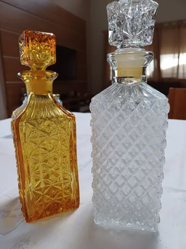 Lote com 2 Garrafas de Vidro pico de Jaca Âmbar para Bebidas.  Antiguidade 