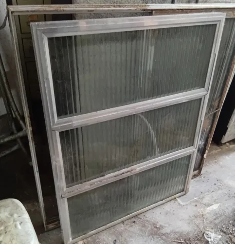 Janela Basculante 3 folhas 