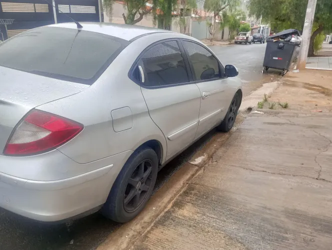 Chery Cielo Sedan 1.6 16V 119cv 4P 2011