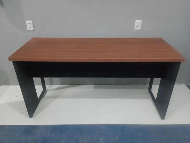 Mesa de escritório linha industrial 