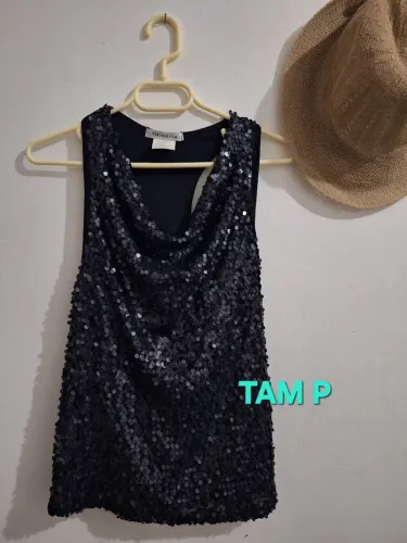 Blusas lindas cores e tecidos variados 