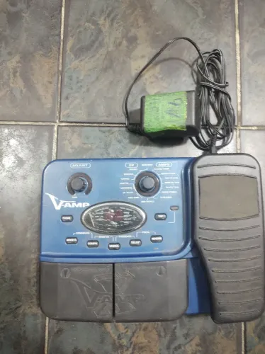 Pedaleira V-AMP Behringer