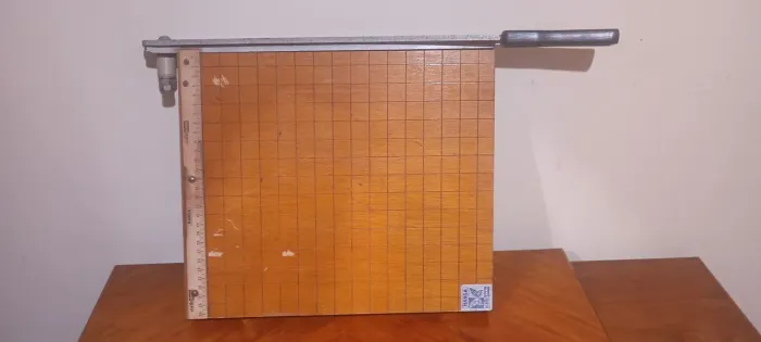 Guilhotina de cortar papel 