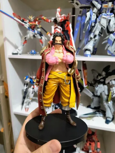 Figure Gol d Roger dxf banpresto