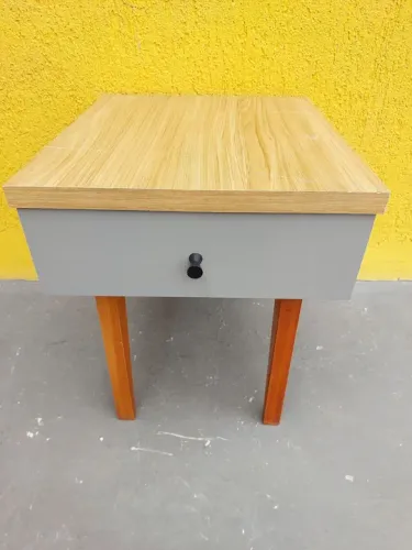 Mesa de cabeceira 