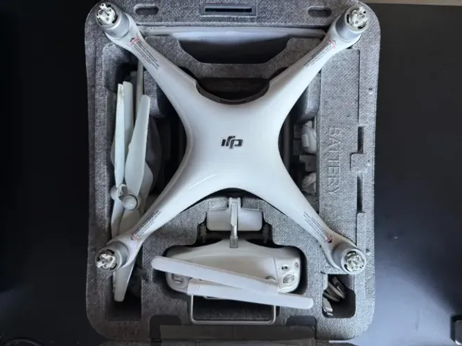 Dji Phantom 4 - WM330A - 2 baterias