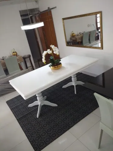 Mesa de Jantar Branca Elegante