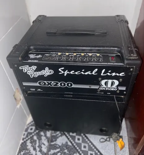 Amplificador Meteoro QX-200 Special Line