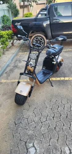 Scooter com suporte para criança