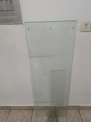 Prateleira de vidro  com 6 furos