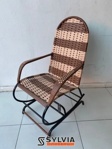 CADEIRA DE BALANÇO COM MOLAS 