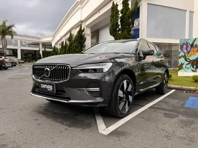 Volvo XC-60 T-8 Ultimate 2.0 AWD (híbrido) 2024