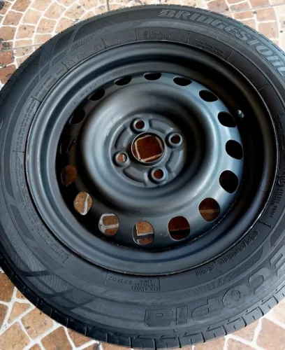 Roda 15 Toyota original 4x100 com pneu estepe