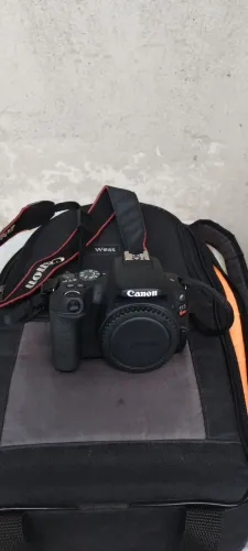 Câmera Canon SL2