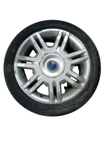 01 roda avulsa Fiat Stillo aro 16 estepe pneu ruim 