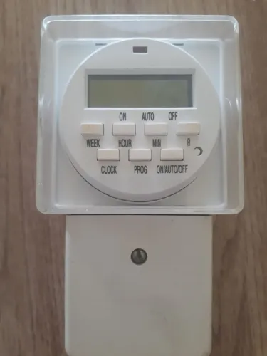 Rele programador horario digital vom 8 programas.
