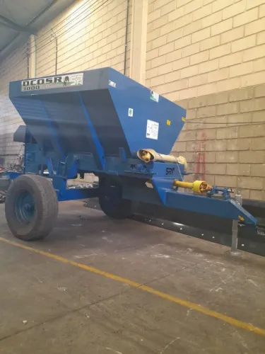 Distribuidor de adubo DCOSR 3000 para trator