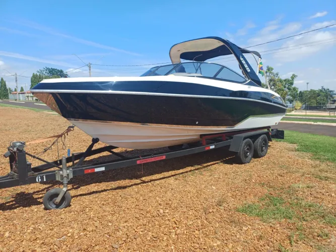 Lancha Ventura 250 