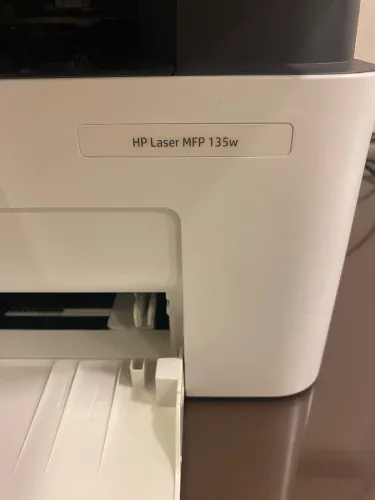 Impressora HP laser MFP 135w - ótimo estado !