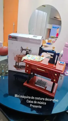 Máquina de costura miniatura decorativa Presente 