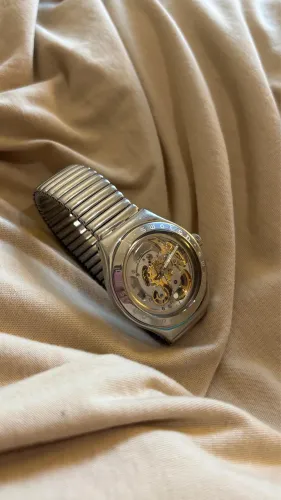 relógio Swatch Irony Automatic "Body & Soul" (modelo YAS100G)